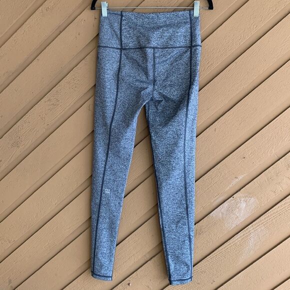 Victoria’s Secret Sport Knockout Grey Leggings - Picture 3 of 7